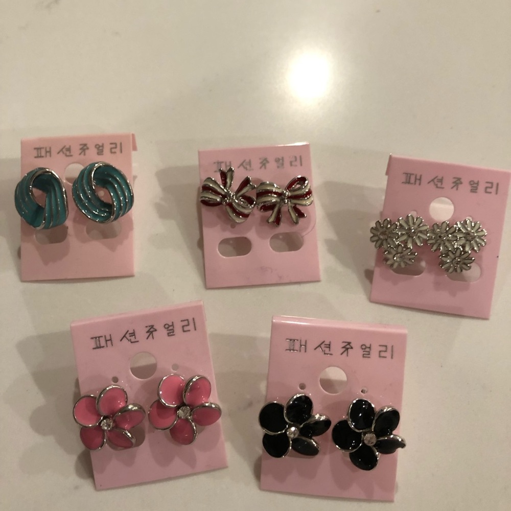 Cute earrings!